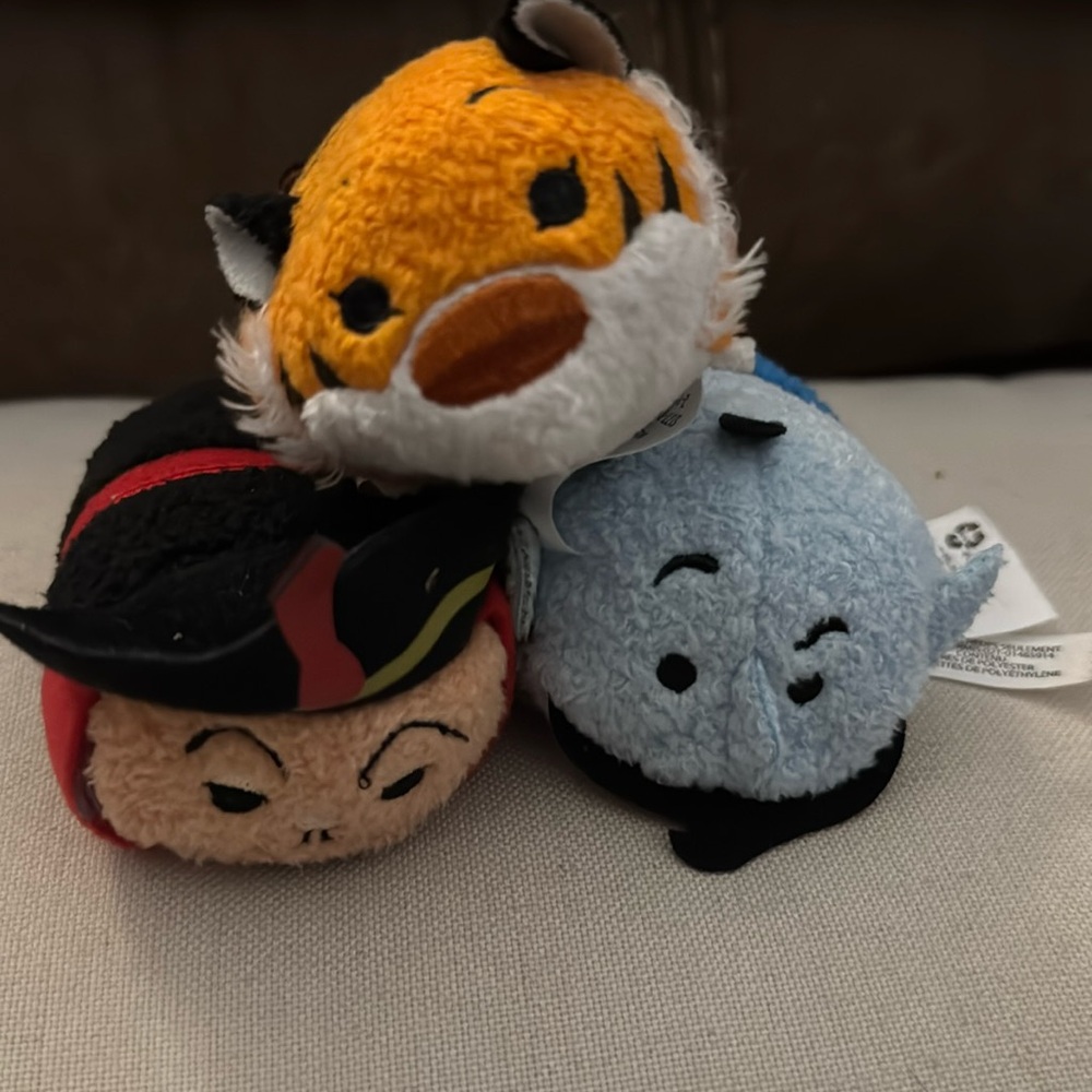 Aladdin Tsum Tsum Bundle. No tush tags
